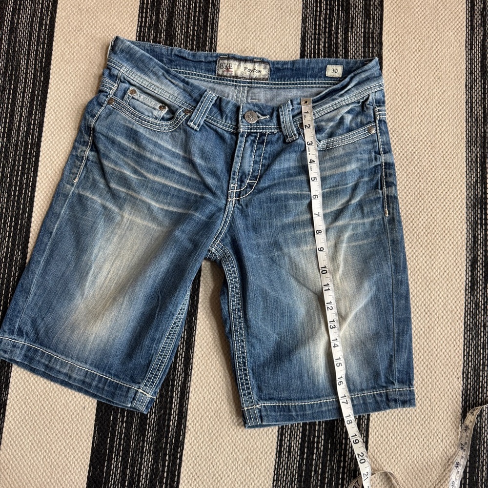 BKE Women’s Payton Blue Denim Bermuda Jean Shorts‎ Size 30. - Picture 12 of 14